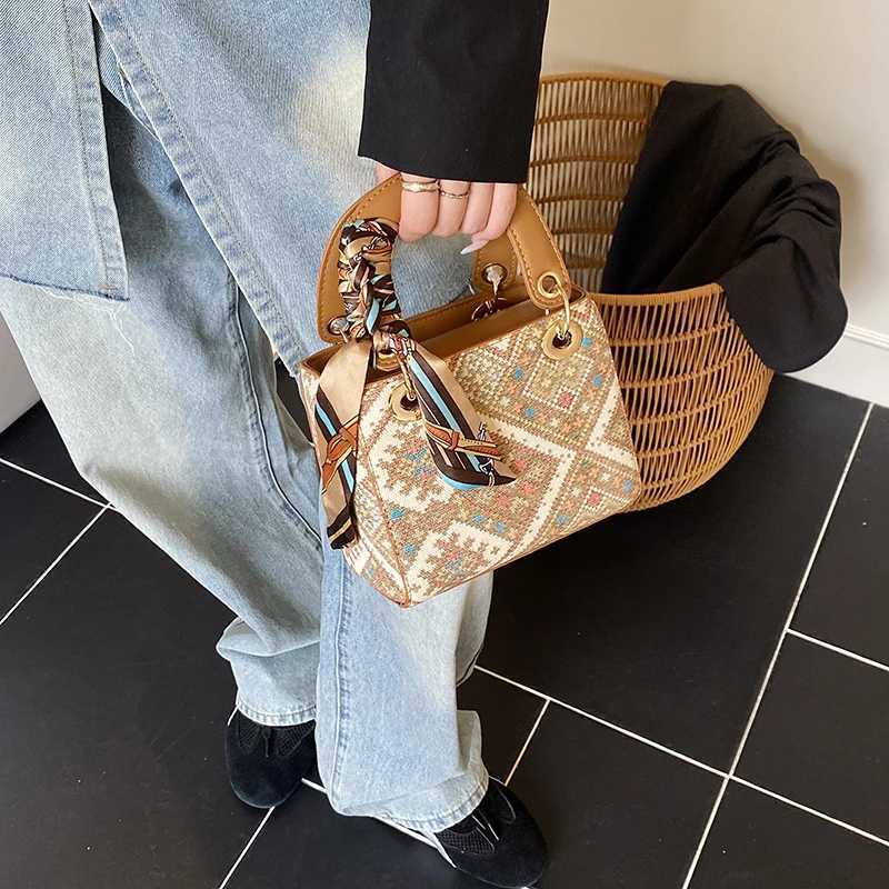 Best HighEnd Minimalist Unique Vintage Fashionable Crossbody Handbag for Women with Large Capacity Solid Color and Elegant J251010