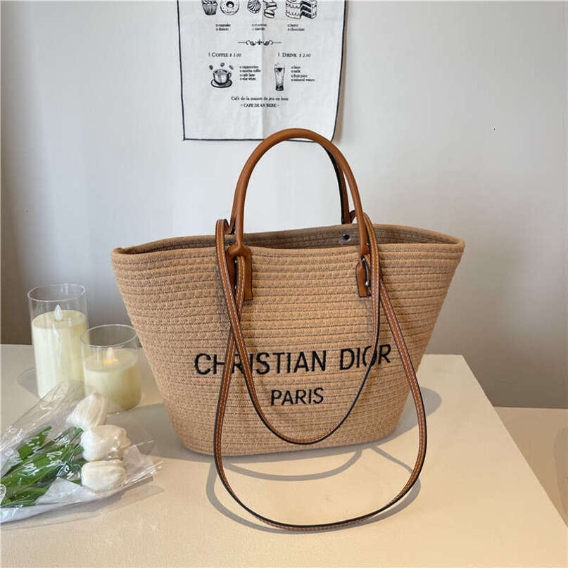 designer bag Luxury bag Large Capacity Woven Straw for Women Summer Versatile 2025 New Single Shoulder Handbag Vacation Beach Bag