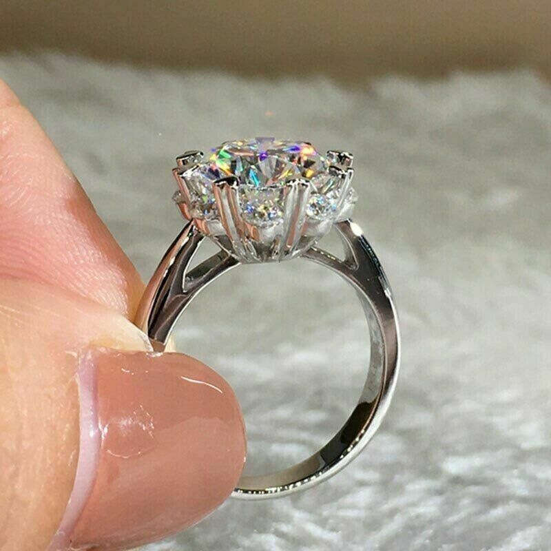 Designer Jewellery High Quality Eight-Claw Simulated Diamond Engagement Wedding Ring for Special Occasions Gift Textured Classic Accessory