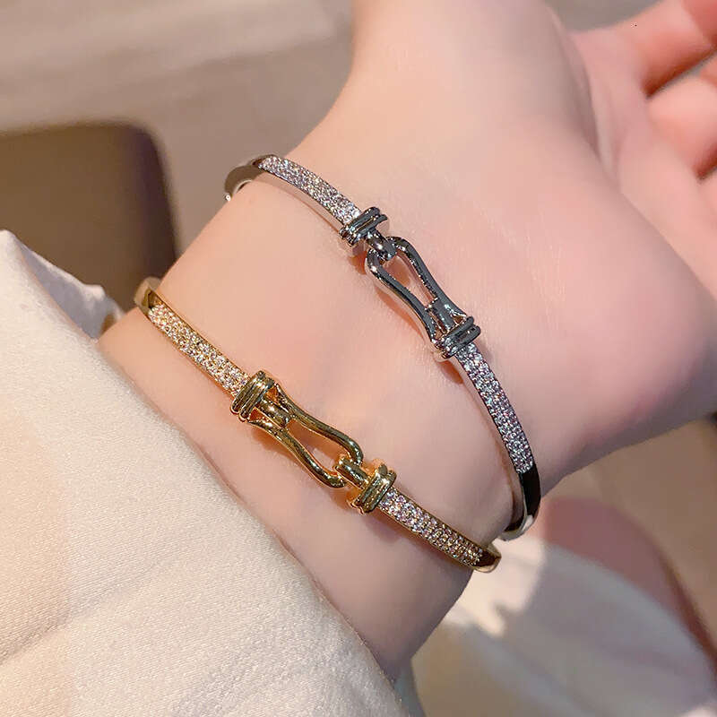 Bracelet Designer Luxury jewelry bangle for Men and Women copper plated with 18K gold silver U-shaped Horseshoe Buckle Simple Fashion Festival vacatio