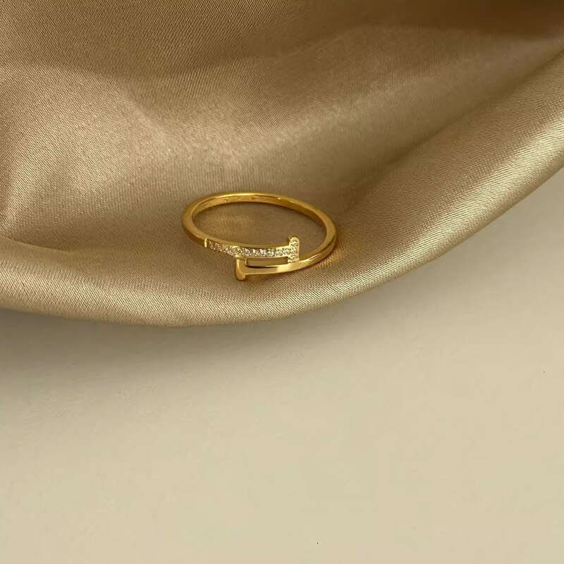 Designer ring Luxury jewelry for Men and Women rings copper plated with 18K gold silver Simple Fashion Festival vacation gifts