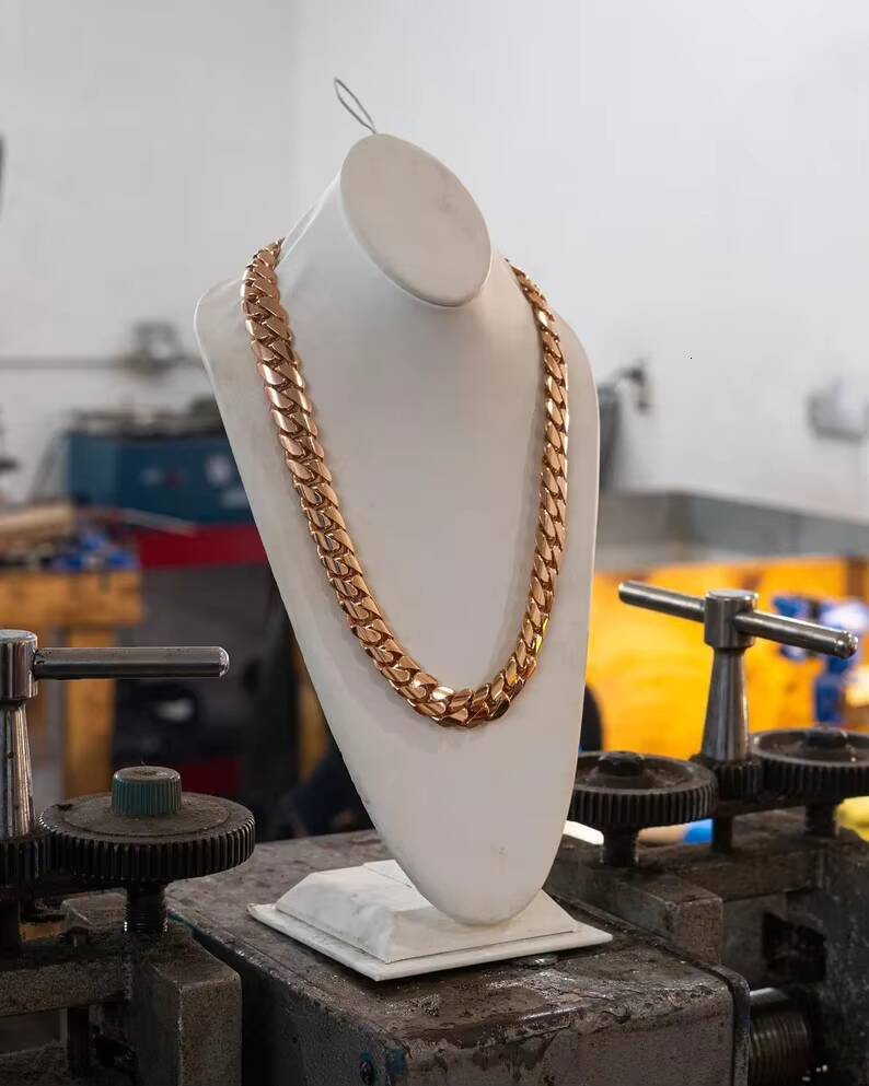 Handmade Miami Cuban Link Chain Necklace for Men Solid 18K Yellow Gold Chunky Style Vintage Fashion Jewelry From Cuba