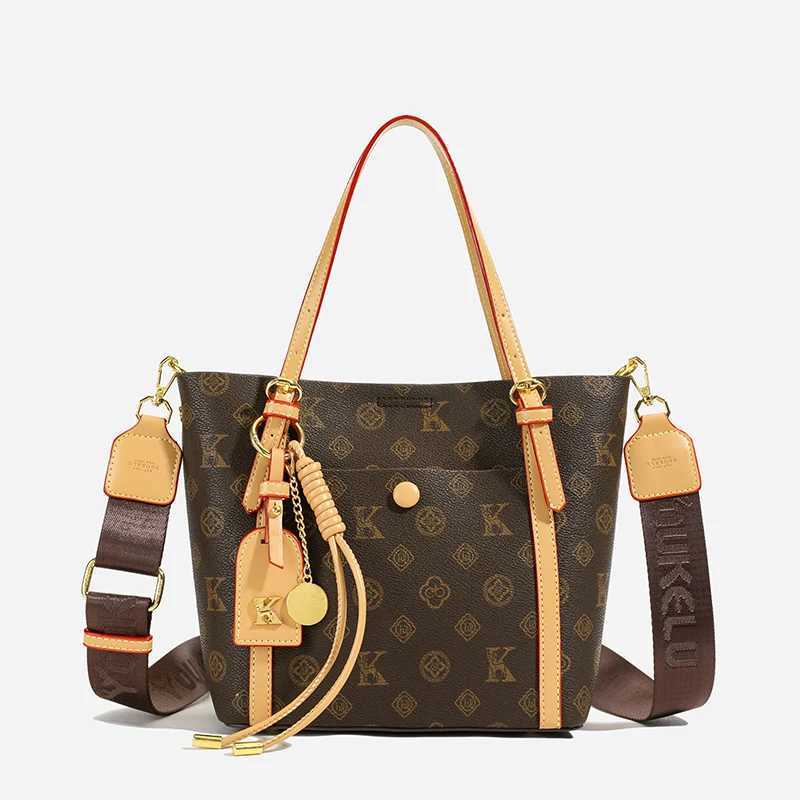 luxucury Ladies' Messenger Tote Spacious Leather Handbag Ideal for Work & Travel