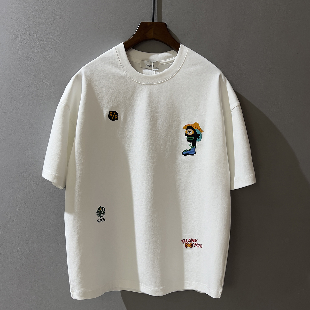 Designer Hoodie Creative Embroidered Floral Men's White T-shirt Round Neck Short Sleeve 2025 Summer New Simple Designer Shirt Versatile High-end Loose Top