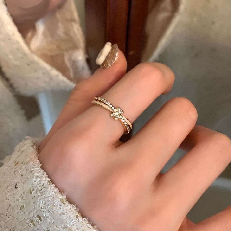 Bracelets Designer bangle Luxury jewelry for Women knot Bracelet Zircon inlay copper plated with 18K gold silver Simple Fashion Festival vacation gift