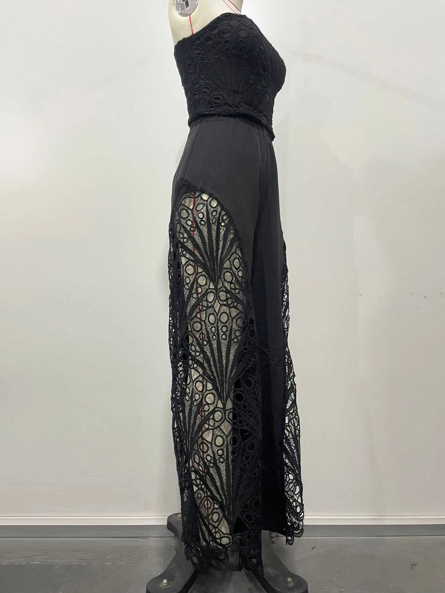 Beyprern Elegant Hollow Out Lace Breast Croset Tube Top And Wide Legs Pants Set Womens Lace Tracksuits Palazzo Set Sexy Clubwear 251008