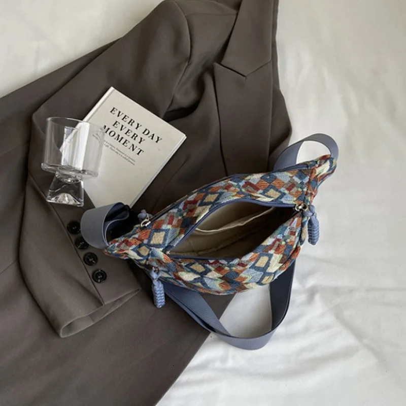 Bohemia Corduroy Belt Bags for Women Fashion Fanny Pack Female Banana Waist Bag Hip Purse Shoulder Crossbody Chest Bag Pocket 251009