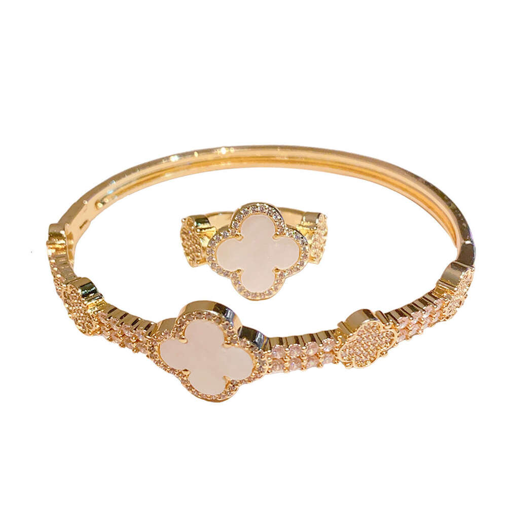 Lucky Four-leaf Clover Shell High-end Ring Set Electroplated Copper Bracelet