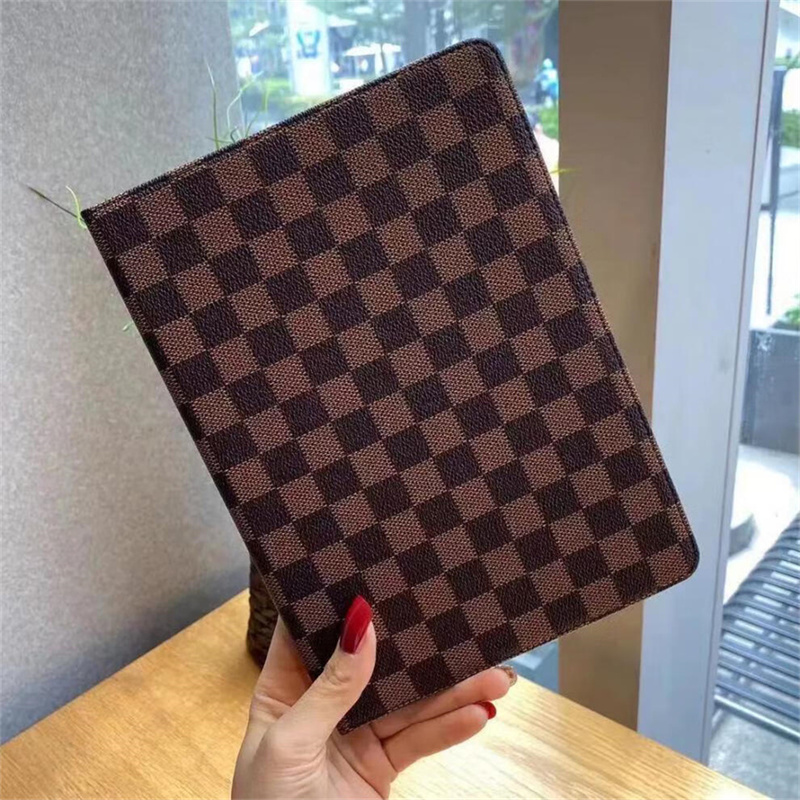 Brown Plaid Pattern Cases For iPad pro 11 10.2 10.5 10.9 High Grade Tablet Case for 10th Generation Air3 4 5 ipad Advanced Tablet Protective Case to Prevent Falls