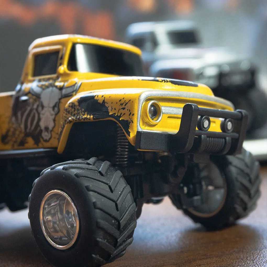 RC OffRoad Truck 164 Rc Car Mini 24Ghz Remote Control Cars with Cool Spray Painting Pattern Rc Offroad Vehicle Boys ToysT251010