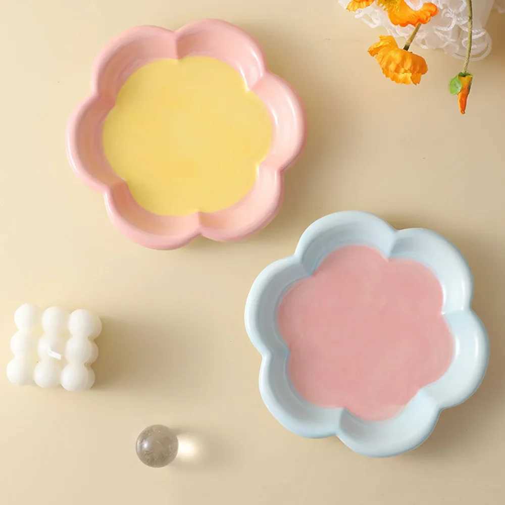 Love Cat Plate Dog Bowl Not Easily Knocked Over Hand Painted Cat Bowl Ceramic Cat Food Bowl Cat Rice Bowl Canned Snack Bowl C251009