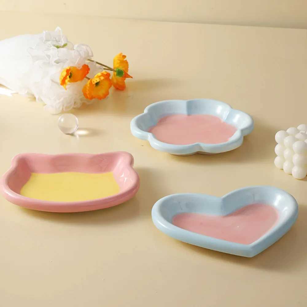 Love Cat Plate Dog Bowl Not Easily Knocked Over Hand Painted Cat Bowl Ceramic Cat Food Bowl Cat Rice Bowl Canned Snack Bowl C251009