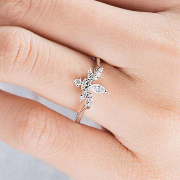 Designer Jewellery High Quality Marquise Cut Zircon Bee Design Engagement Wedding Ring for Special Occasions Gift Textured Fashion Accessory