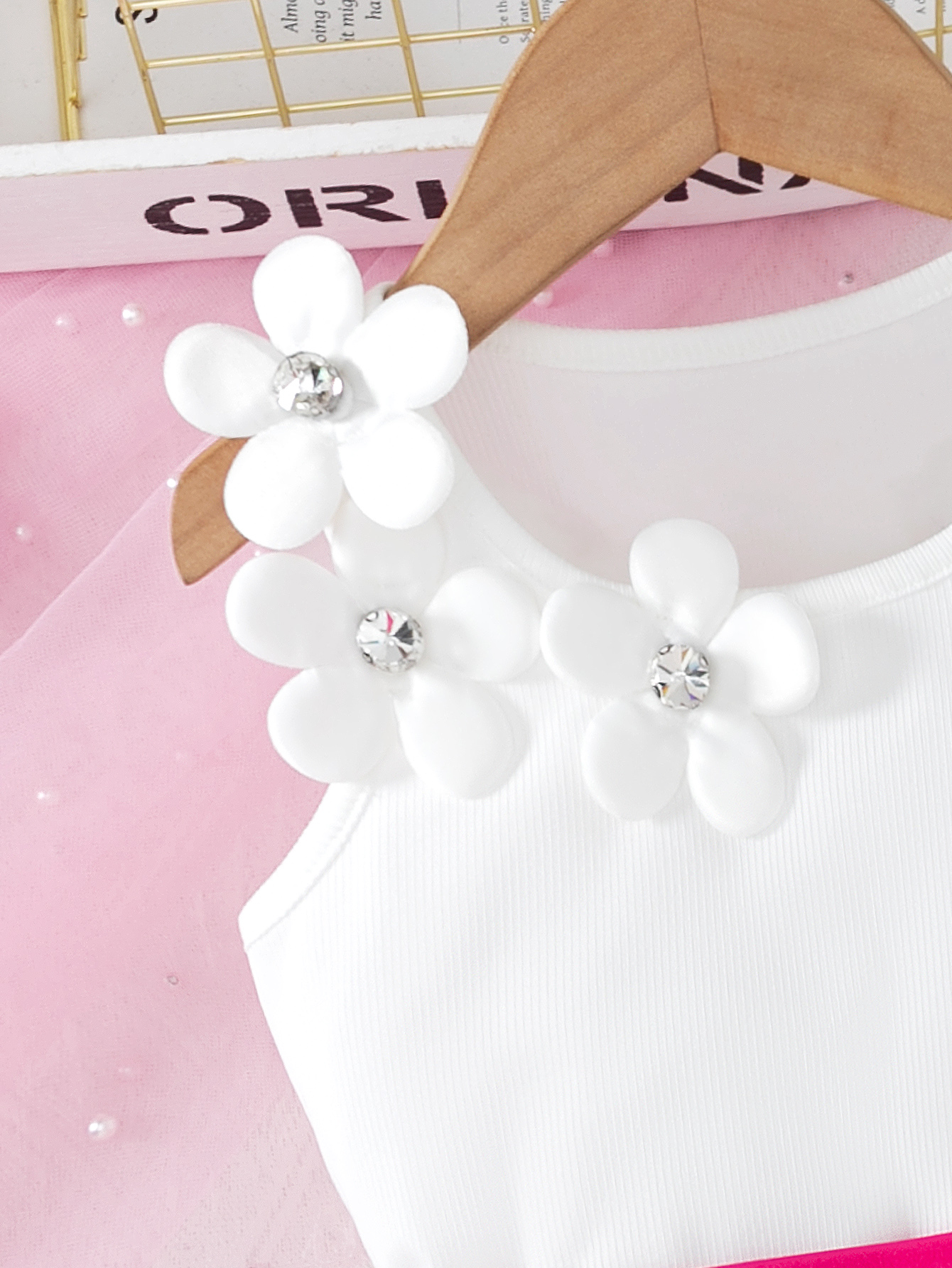 Girls' Elegant Style Outfit: Sleeveless Top with 3D Flower Decor & Pink Skort Set, Perfect for Little Ladies-2661