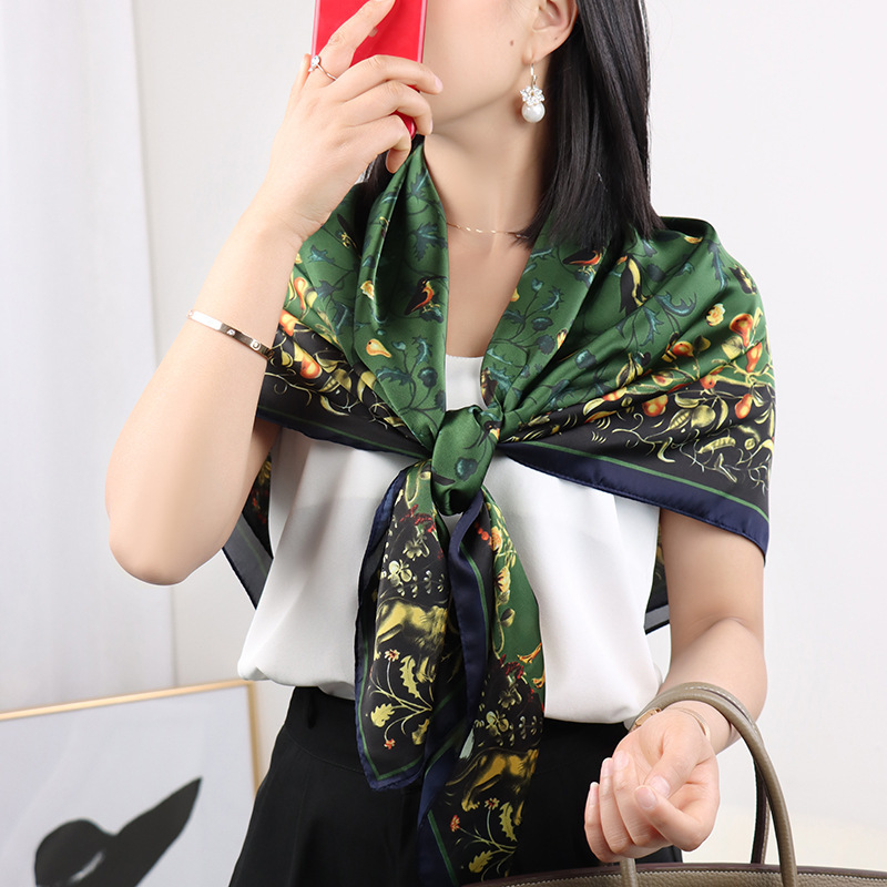 Xiaoxiang Spring Autumn High-end Scarf Imitation Silk Black and White 110cm Large Square Li Brocade Polyester Camellia Sunscreen for Women