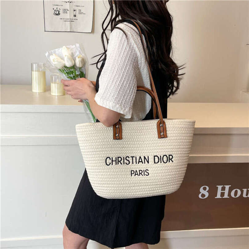 designer bag Luxury bag Large Capacity Woven Straw for Women Summer Versatile 2025 New Single Shoulder Handbag Vacation Beach Bag