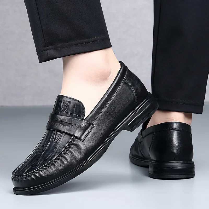 Mens Classics Business Dress Shoes Outdoor Slip Loafers Casual Leather Driving Shoes Brand Genuine Leather Walking ShoesXJ251010