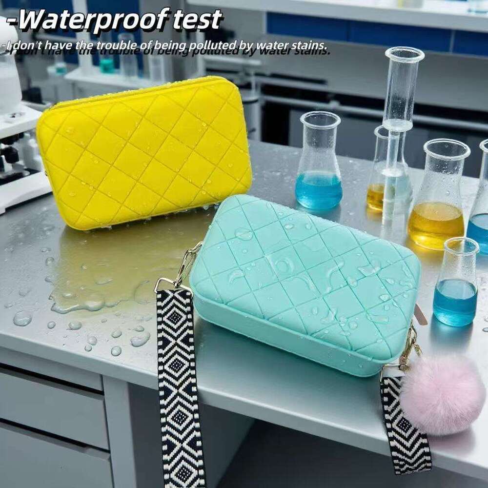 Women's 2025 New Wide Simple Minimalist Crossbody Small Food Grade Silicone Shoulder Bag