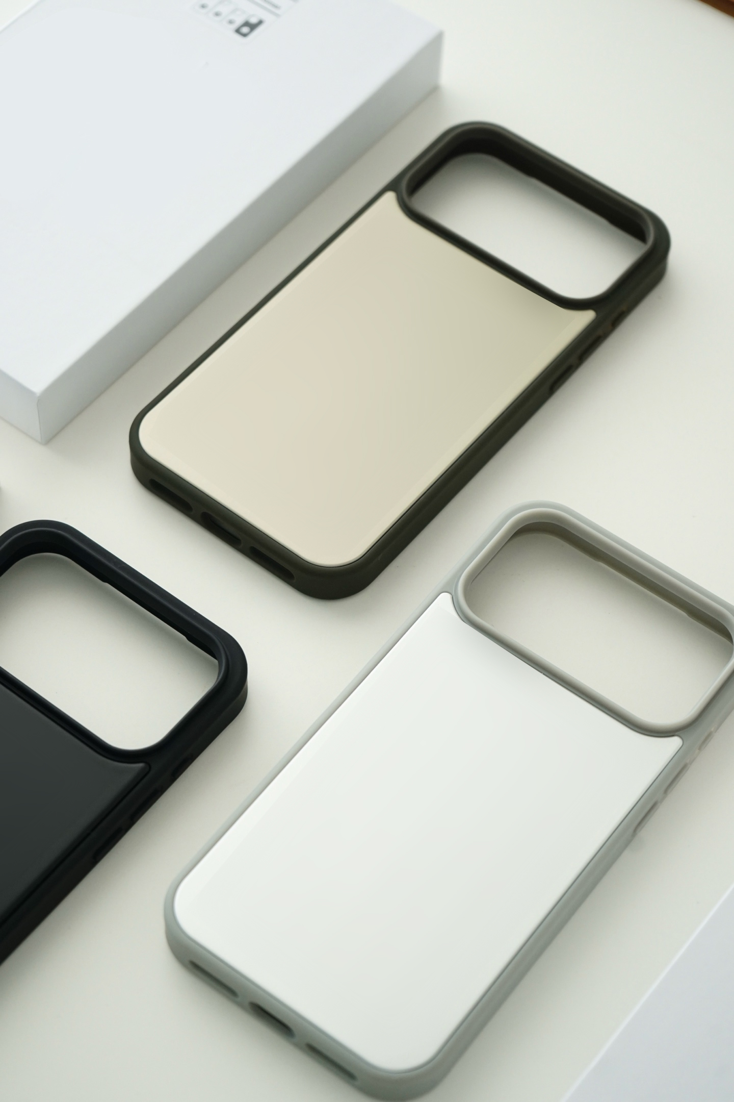 Phone Shell R1m0 Phone Case 17 Pro 17 Pro Max Metal Designer New Aluminum All Inclusive Phone Protection Case Black Silver Titanium Gold Stable Invent