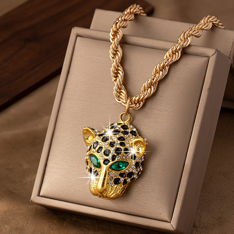 Luxury Brand Designer Jewelry Trendy Personality Party Diamond-Encrusted Cheetah Pendant Necklace For Women Street Style High Street Versatile Retro P