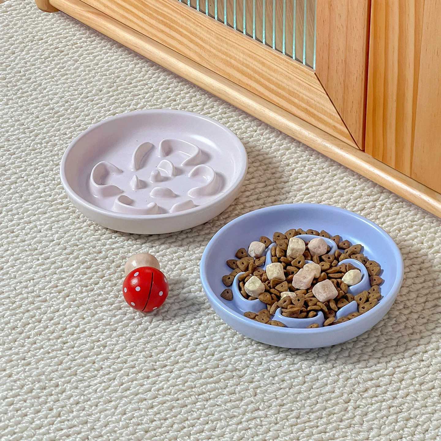 Creative Clover Shaped Slow Food Plate Anti Spill Pet Bowl Anti Choking Slow Food Bowl Round Cat Bowl Dog Bowl Pet Supplies C251009