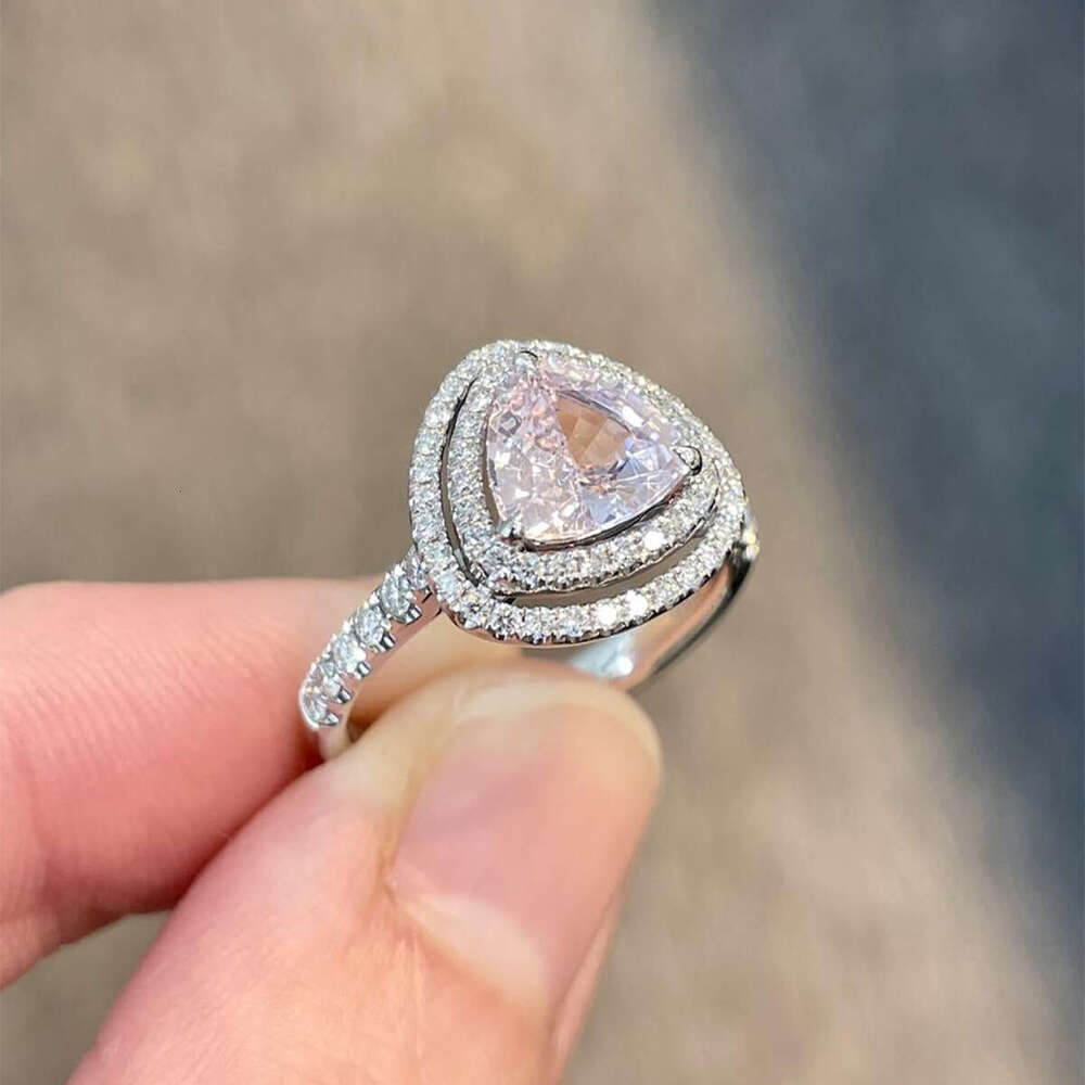 Designer Jewellery High Quality Princess Inspired Geometric Zircon Engagement Ring for Proposal Gift Special Occasions Textured Elegant Accessory