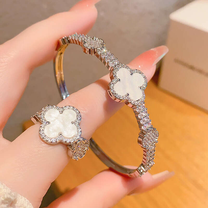 Lucky Four-leaf Clover Shell High-end Ring Set Electroplated Copper Bracelet