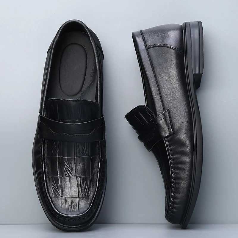 Mens Classics Business Dress Shoes Outdoor Slip Loafers Casual Leather Driving Shoes Brand Genuine Leather Walking ShoesXJ251010