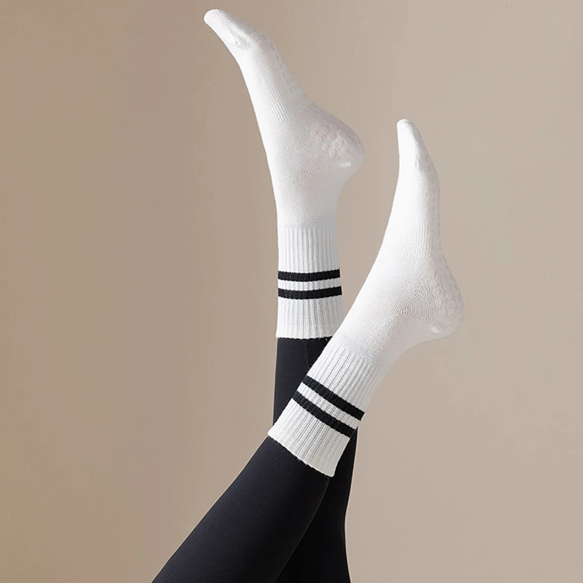 1 pair of yoga socks medium tube non slip silicone indoor fitness Pilates womens sports 251010