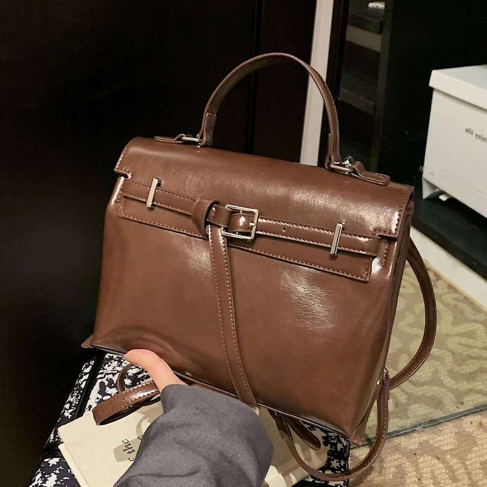 Luxury bag New Classic Casual Versatile Women s Personalized Design Creates A Solid color Simple Tote Bag