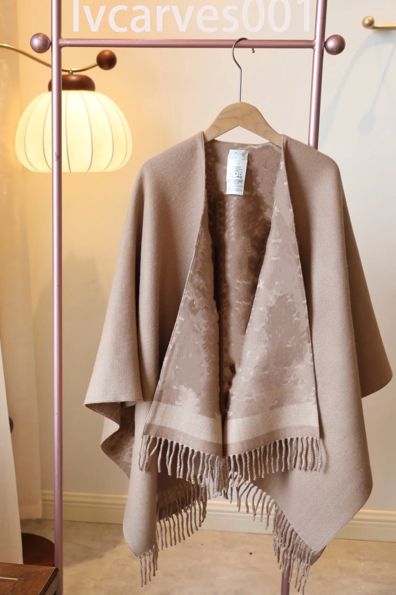 The designer's cashmere cloak is worn on both sides Niche F Letter Lamb Double-Sided Cape Shawl for Women, Autumn and Winter Warm Wool Scarf Cape, Multi-Functional