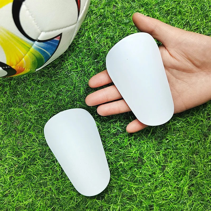 1Pair Soccer Leg And Adults Mini Training Shin Pads For Soccer Training Equipment Shin Pads For Feet Shin Guard 251010