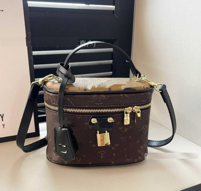 Designer Bags Luxury Fashion tote bag Wallet Leather Messenger lady Shoulder Handbag High Capacity Composite Shopping Bags Cosmetic BagsV68