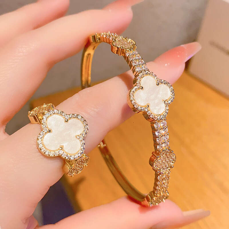 Lucky Four-leaf Clover Shell High-end Ring Set Electroplated Copper Bracelet