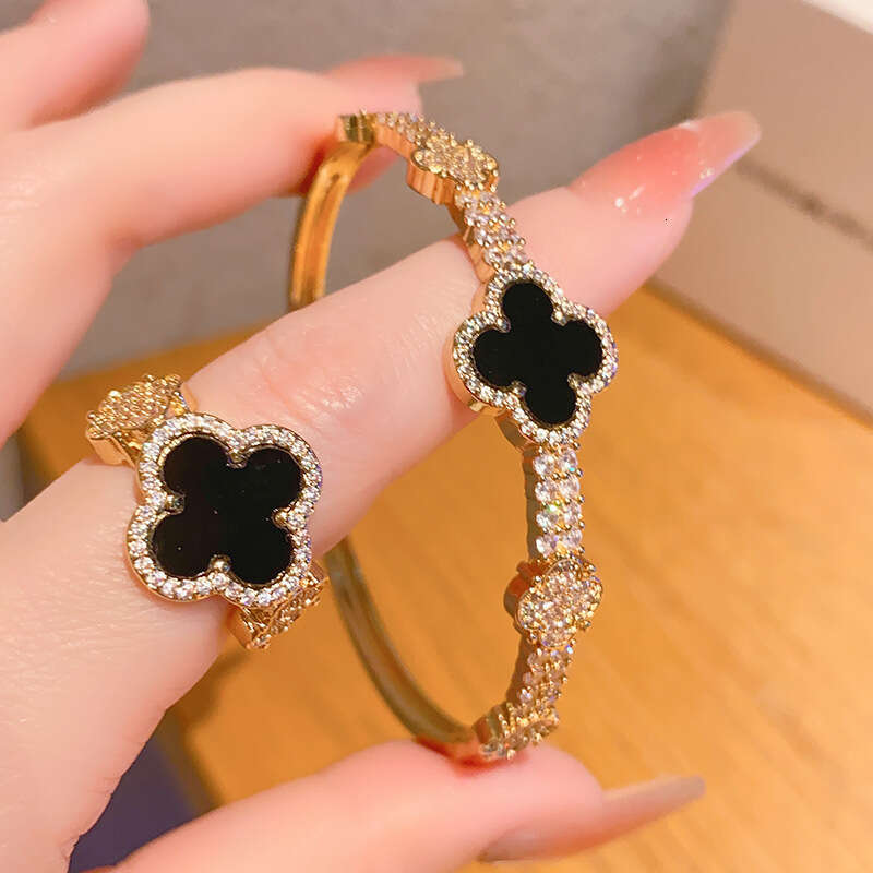 Lucky Four-leaf Clover Shell High-end Ring Set Electroplated Copper Bracelet