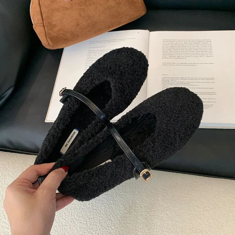 Round Toe Fashion Plush Ladies Flats Shoes Warm Female Shallow Footwear Buckle Strap Women Mary Janes Flats Fur Shoes 251009