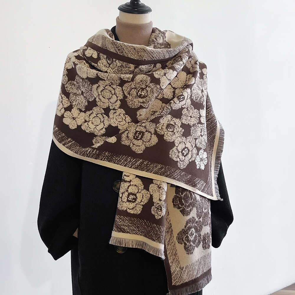 New Camellia Jacquard Imitation Cashmere Scarf for Women with Short Tassels, High-End Black Shawl