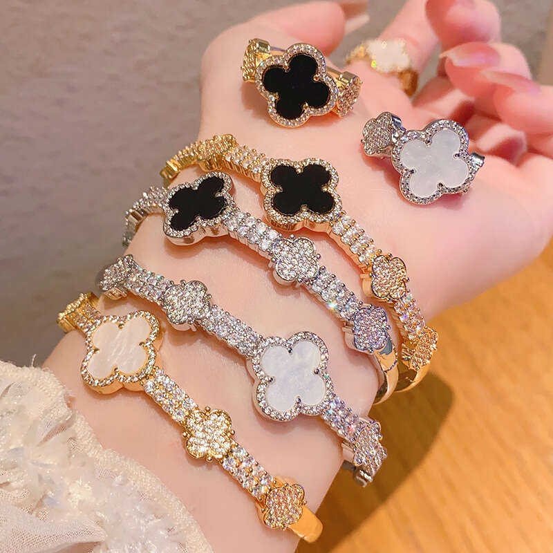 Lucky Four-leaf Clover Shell High-end Ring Set Electroplated Copper Bracelet