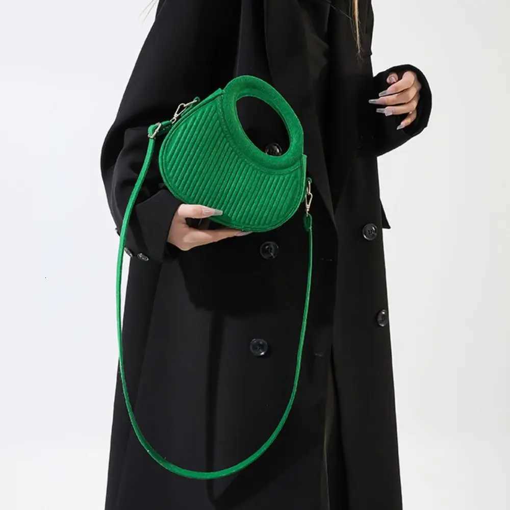 PU Leather Felt Crossbody Bag Korean Style Half Moon Bag Hobos Handbag Fashion Design Solid Color Pleated Shoulder BagW251101