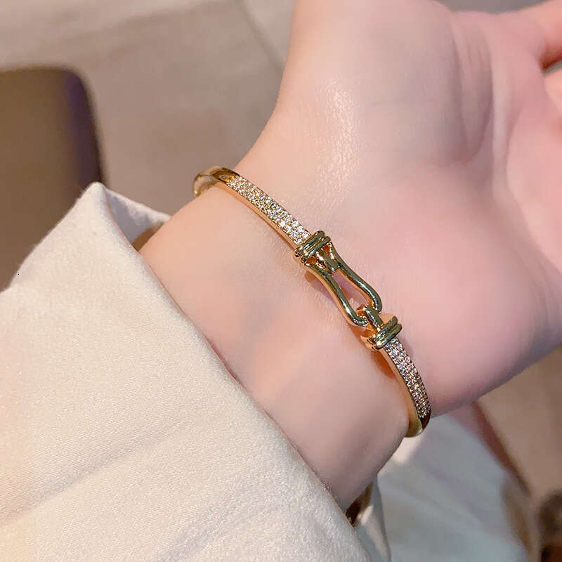 Bracelet Designer Luxury jewelry bangle for Men and Women copper plated with 18K gold silver U-shaped Horseshoe Buckle Simple Fashion Festival vacatio
