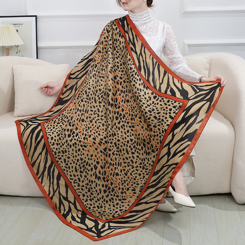 Xiaoxiang Spring Autumn High-end Scarf Imitation Silk Black and White 110cm Large Square Li Brocade Polyester Camellia Sunscreen for Women