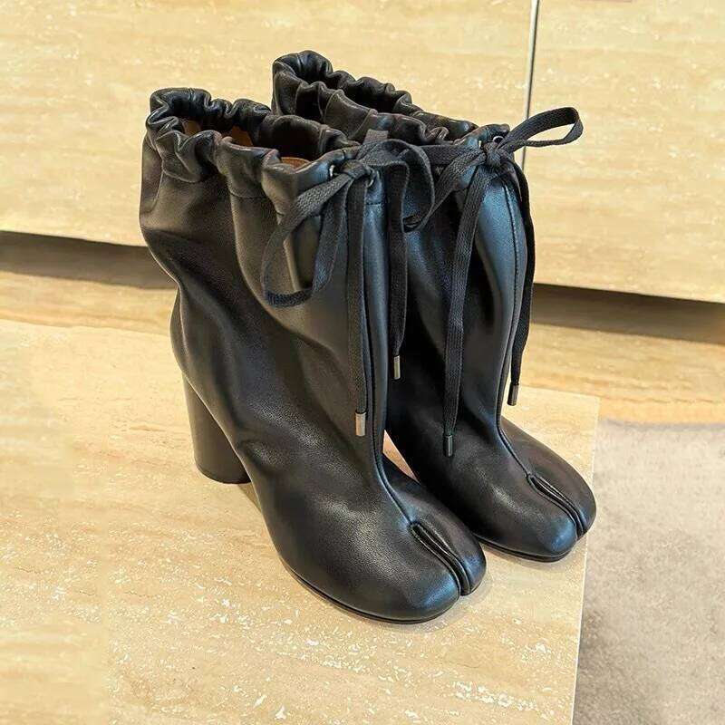 2025 Designer Split Toe Shoes Woman Autumn Winter Tabi Balloon Ankle Boots for Women Brand Lace-up Chunky Heels Booties