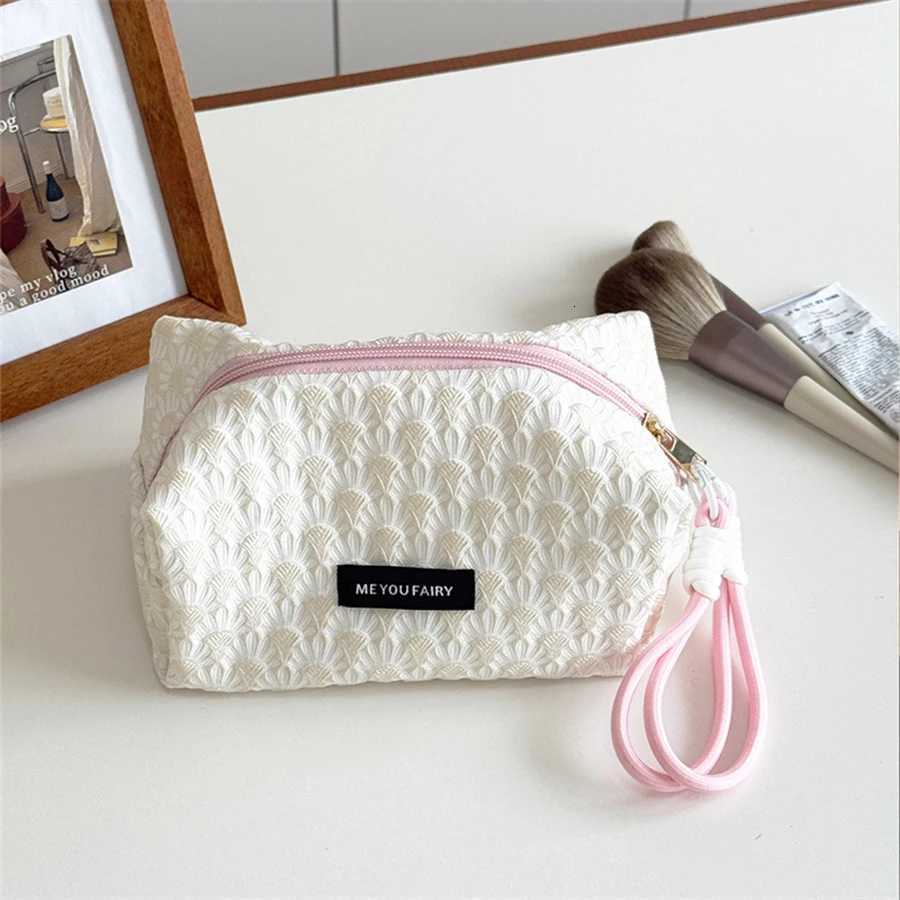 Fi Flower Quilted Makeup Storage Bag Portable Travel Organizer Cosmetic Toiletry Pouch Cute Make Up Handbag Floral Bags D251011