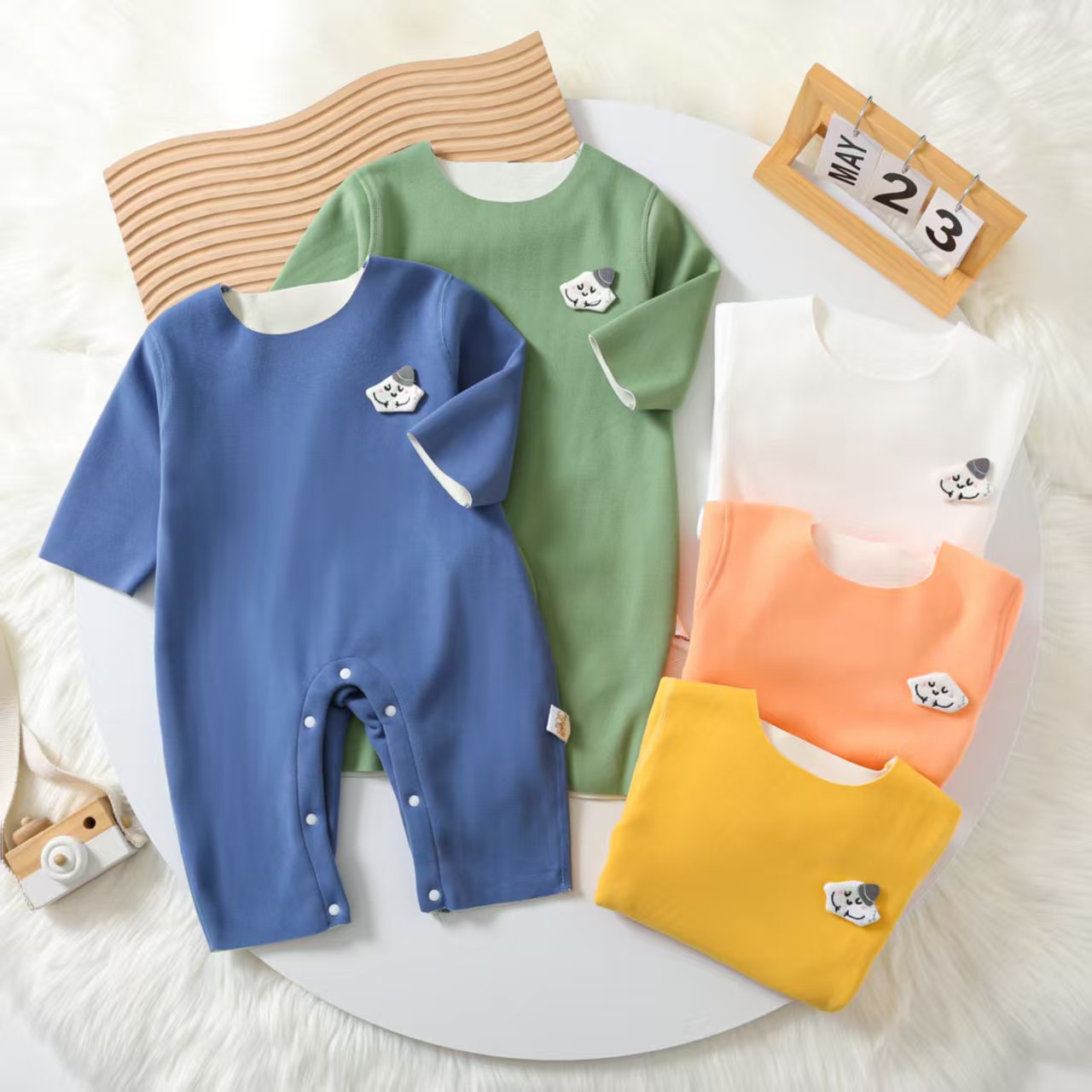 Baby bodysuit with flannel double-sided heating for autumn and winter warm clothing