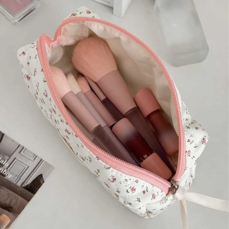 1pc Rose Makeup Bag Large Capacity Travel Cosmetic Case Waterproof Toiletry Pouch Cute Floral Ins Wens Beauty Organizer D251011