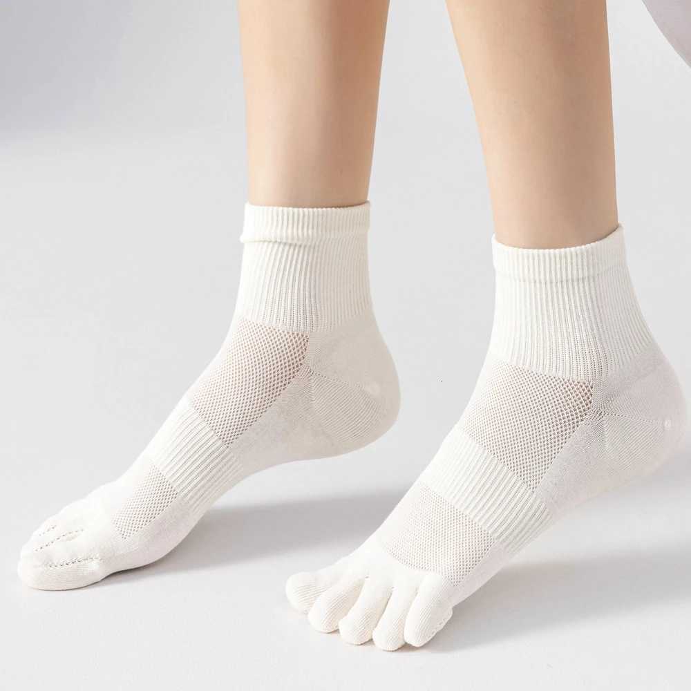 5 Pairs Women Toe Socks Nonslip Summer Mesh Five Finger Socks Mid Tube Cotton Women Sports Socks with Separate FingersW251011
