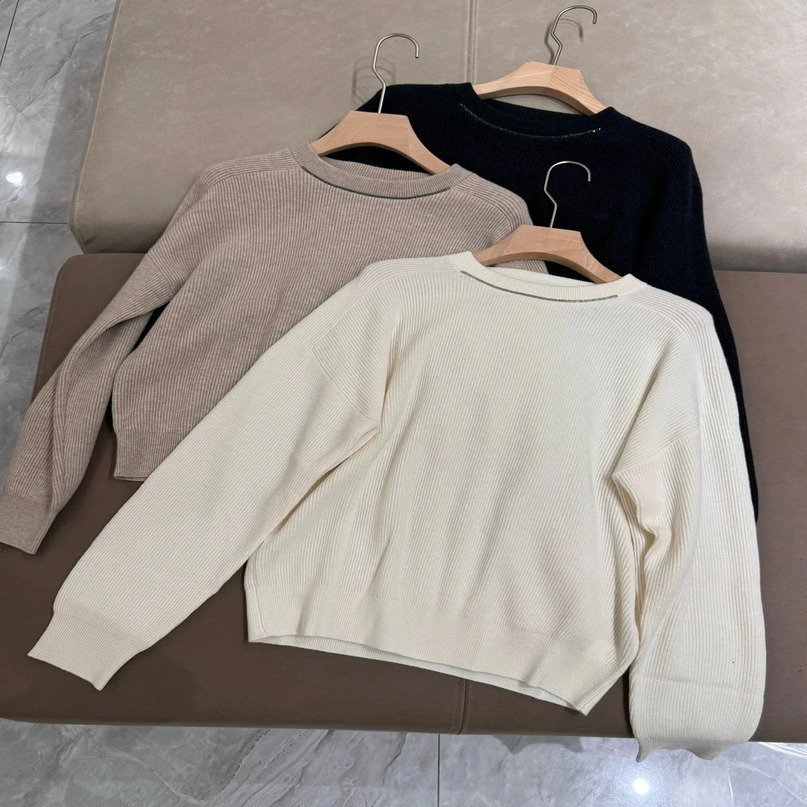 Womens wool sweater long sleeved knitted pullover for autumn and winter simple round neck womens clothing 241203