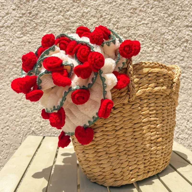 Romantic Rose Bouquet Blanket Floral Soft and Lightweight Throw Couch Blanket Gifts for Mom Birthday Valentines Day Home Decor C251011