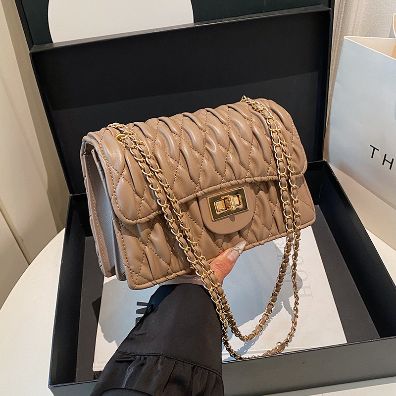 new Free delivery designer shoulder bag Fashionable and comfortable women's crossbody bag for daily commuting