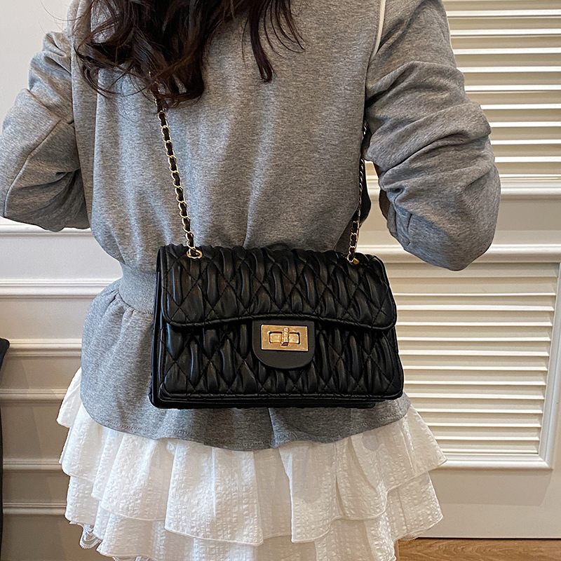 new Free delivery designer shoulder bag Fashionable and comfortable women's crossbody bag for daily commuting